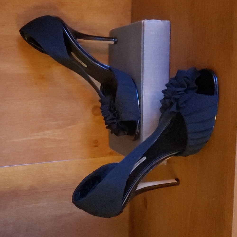 MaxStudio Black Fabric High Heels Black Rosette Slip On Size 8M